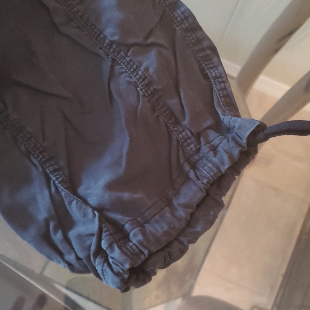 Lululemon capris - Picture 5 of 6